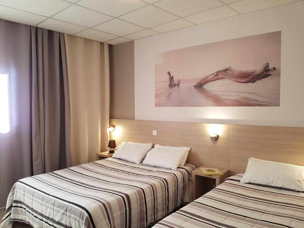 Logis Hotel Restaurant Du Midi - Rodez Centre Esterno foto