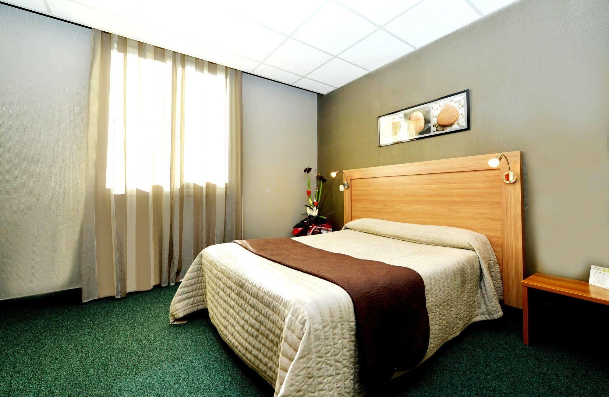 Logis Hotel Restaurant Du Midi - Rodez Centre Esterno foto
